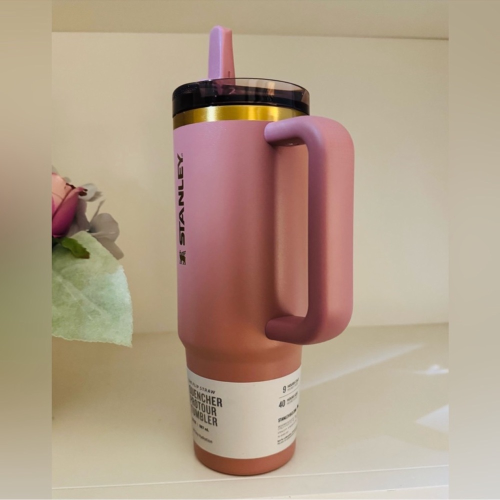 🎉LAST CHANCE🎉Stanley 30oz Quencher Protour Flipstraw Tumbler Antique Pink - Picture 3 of 9
